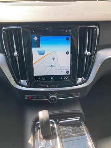 V60 T6 AWD R Design Expression Recharge