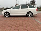 Skoda Octavia 1.8 TSI Ambiente Combi Ambiente - Skoda Octavia aus 2010: Kombi