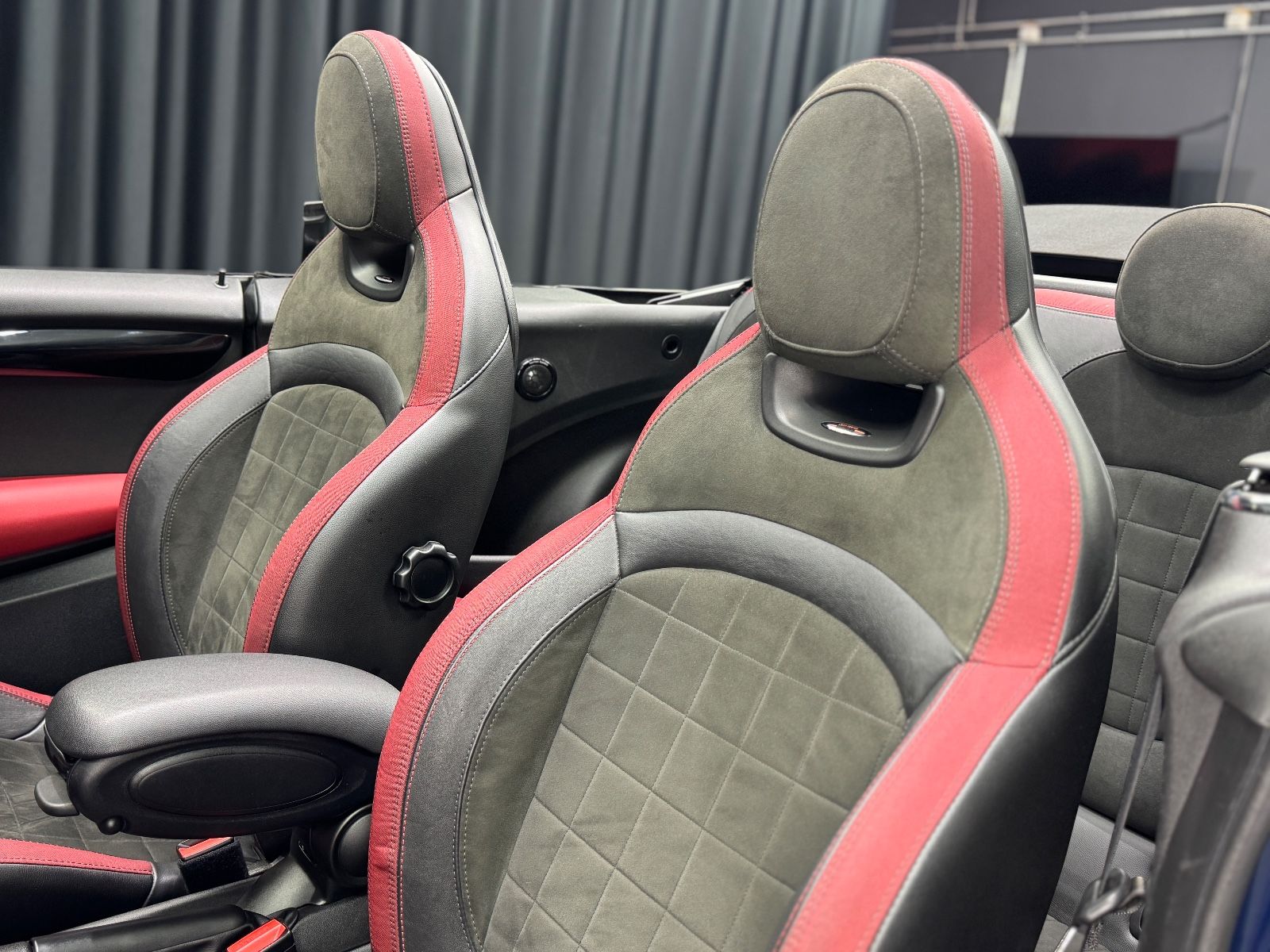 Fahrzeugabbildung MINI Cooper S Cabrio|JCW-PAKET|HARMAN/KARDON|VOLL