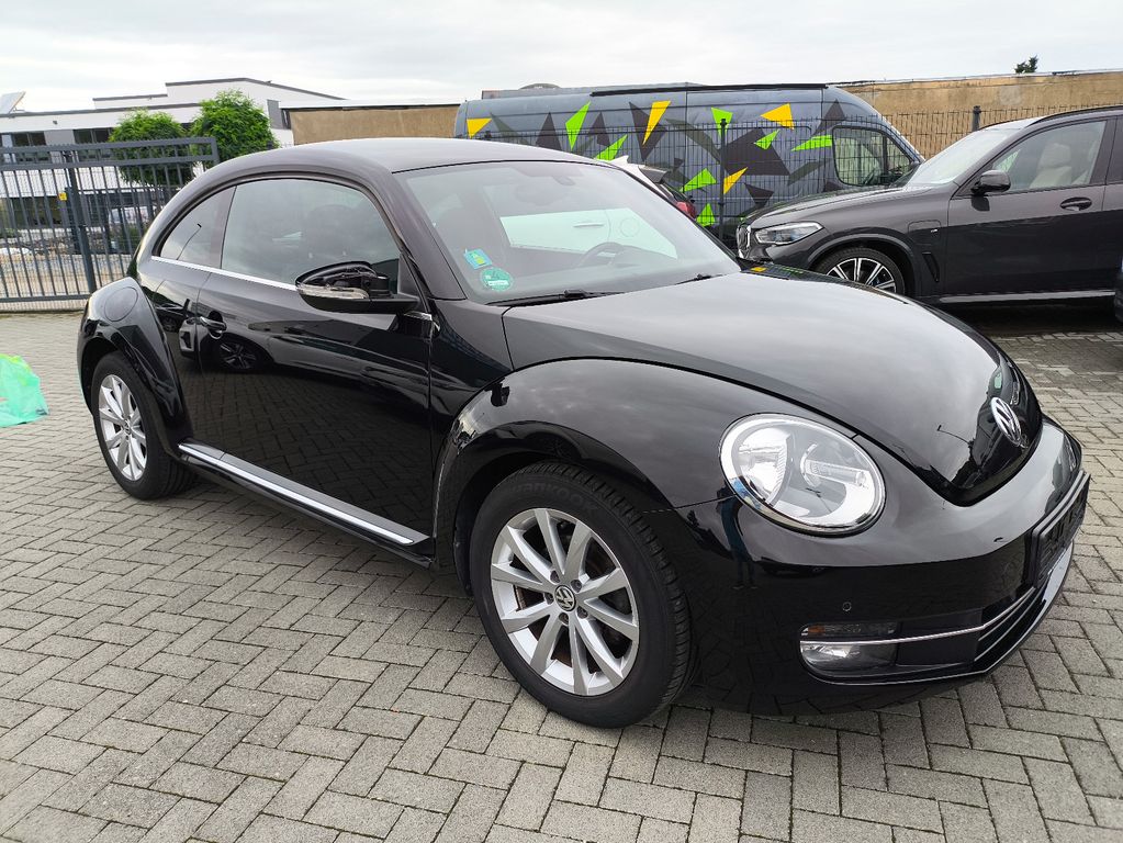 VOLKSWAGEN New Beetle