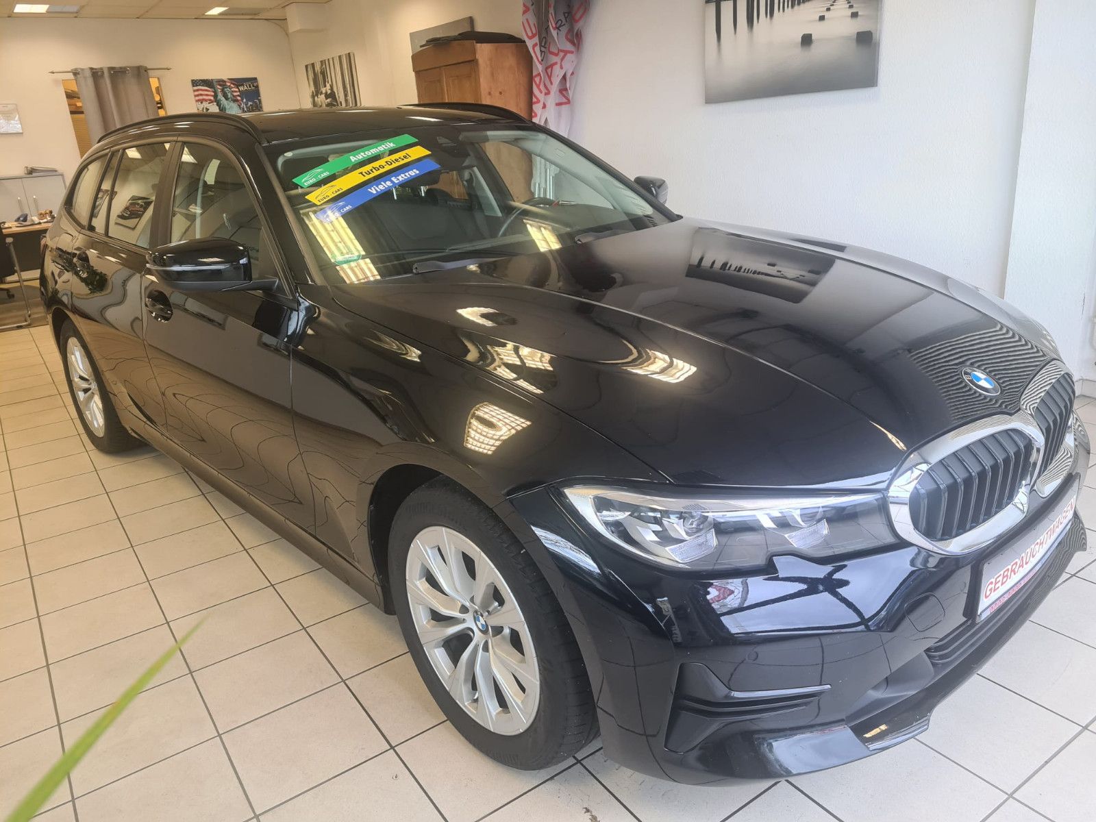 Fahrzeugabbildung BMW 320 Touring 320 d xDrive / LED / NAVI / DIGITAL