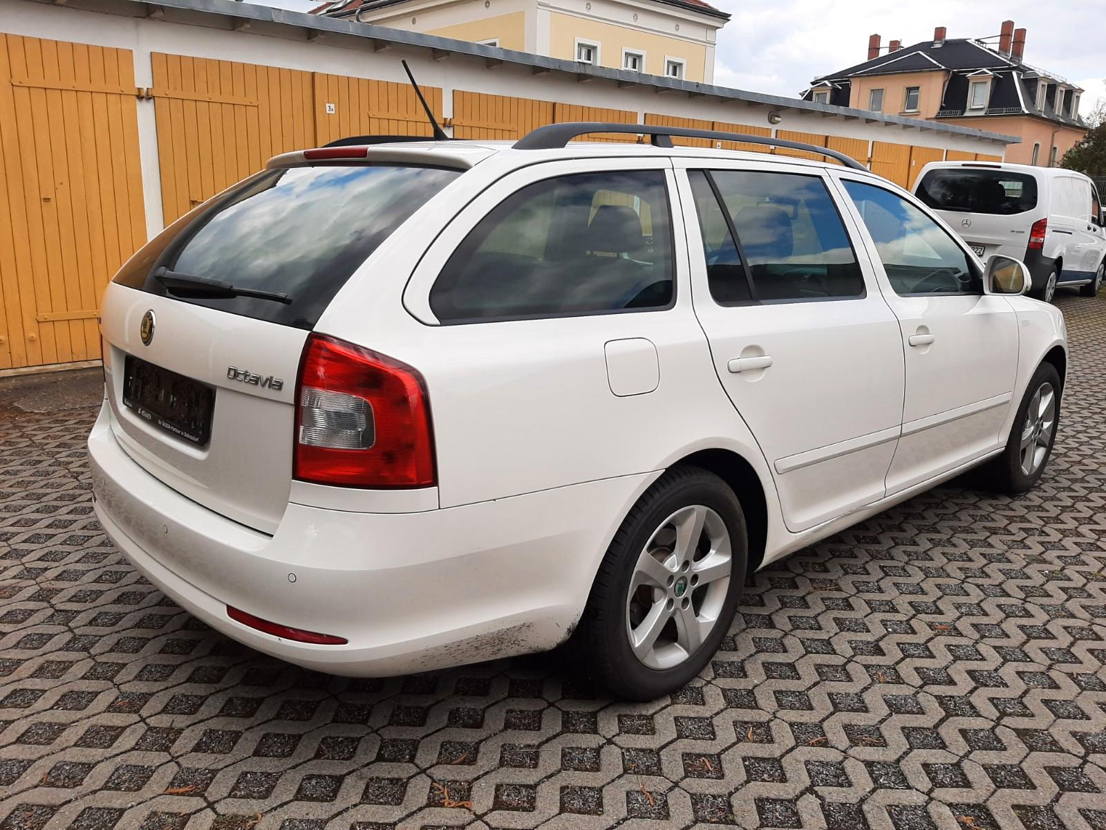Skoda Octavia 2012 — engine 1.390 cm³, 122 HP (90kW)