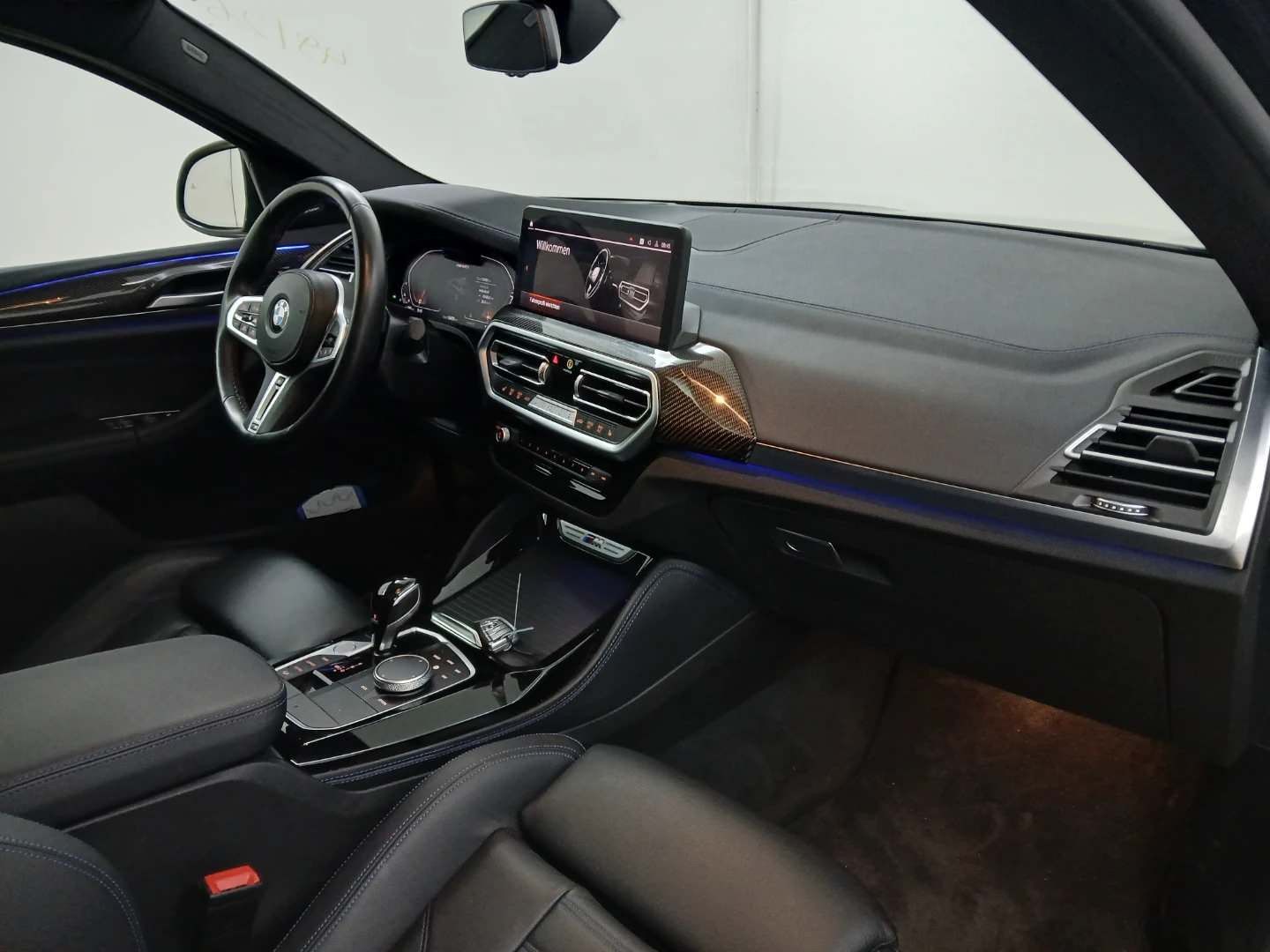 Fahrzeugabbildung BMW X4 M40i xD Laser Pano ACC h/k AHK 360° 21"Memory