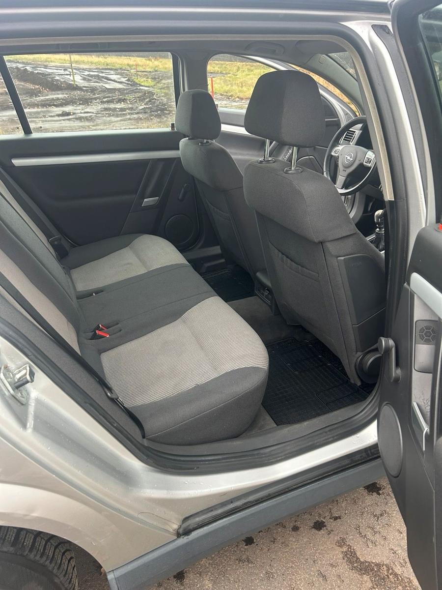 Opel Vectra 2005 — photo 11