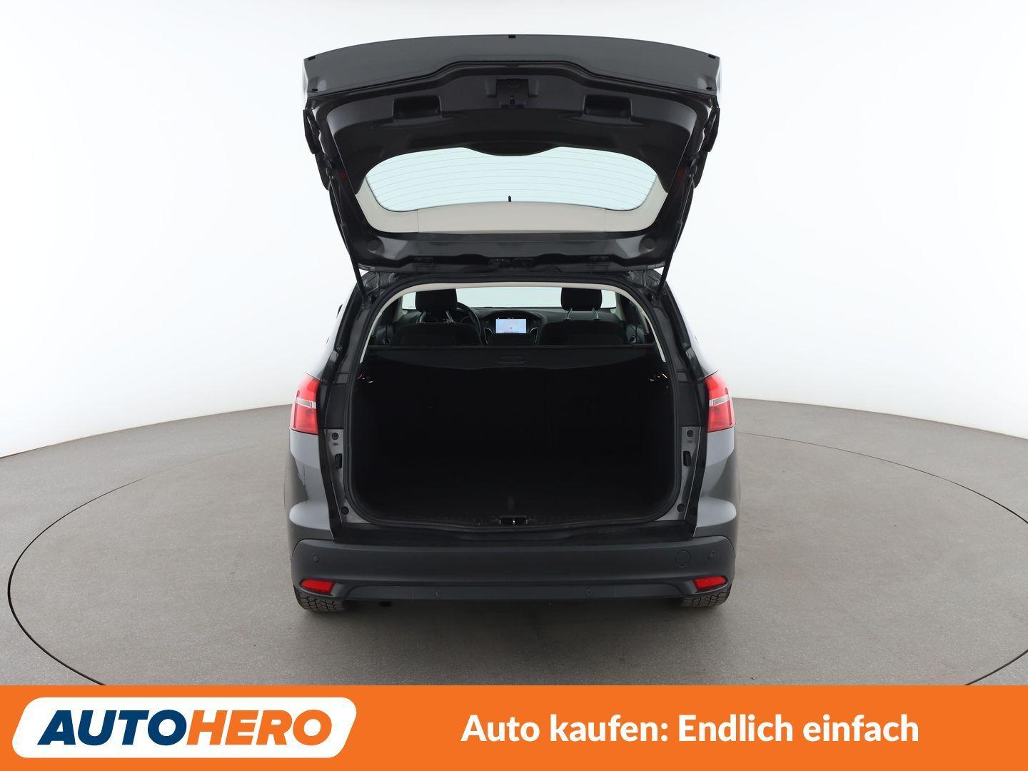 Ford Focus 1.0 EcoBoost Business*NAVI*TEMPO*PDC*SHZ*