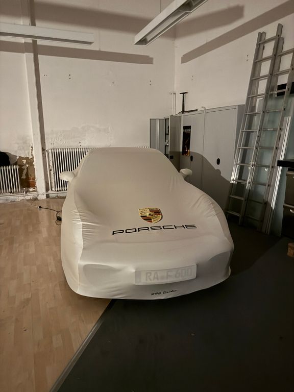 PORSCHE 911 2004
