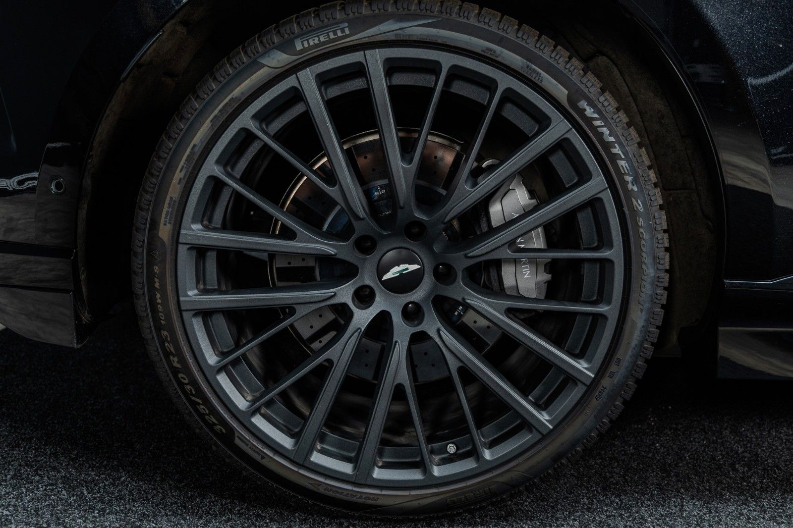 Fahrzeugabbildung Aston Martin DBX 4.0 V8 DBX707 + 2.Hand + Top Geplfegt