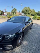 Mercedes-Benz E 220 d 4MATIC Autom. - - Mercedes-Benz E 220 in Düsseldorf