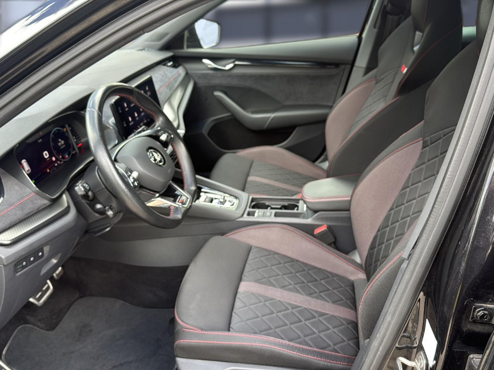 Fahrzeugabbildung SKODA Octavia Combi RS