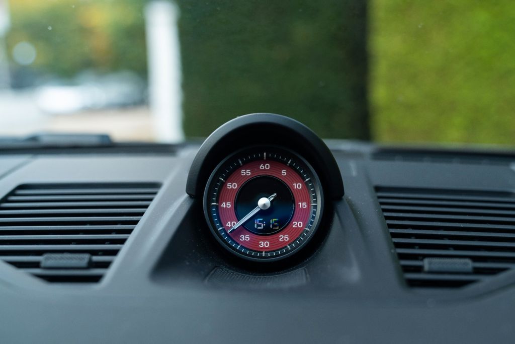 Porsche 992 Carrera 4 GTS/ MATRIX/ 18-WEGE/ LIFT/ BOSE Porsche 992 Carrera 4 GTS/ MATRIX/ 18-WEGE/ LIFT/ BOSE