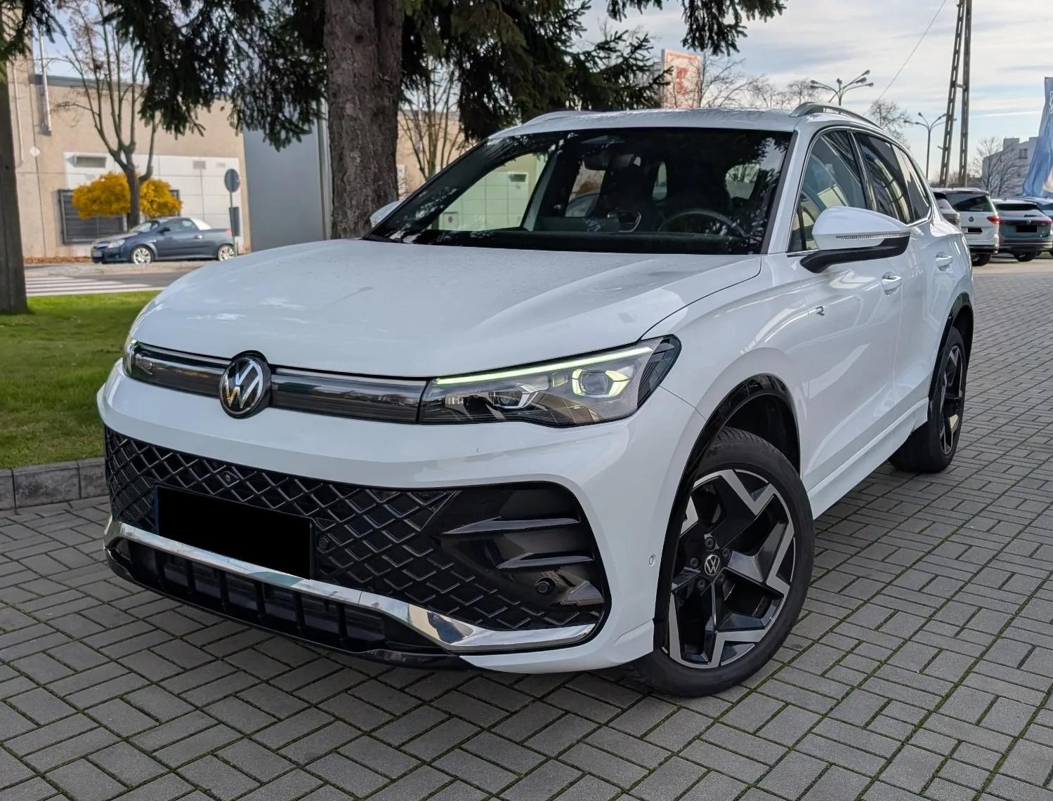 Volkswagen Tiguan 1.5 eTSI DSG R-Line,IQ.MAtrix,AHK,NaviPro