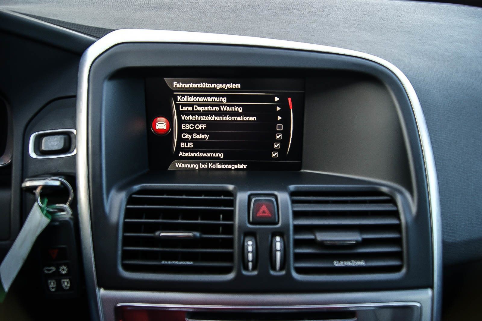 Fahrzeugabbildung Volvo XC60 D5 24 Summum AWD PANO STANDHZG KAMERA LEDER