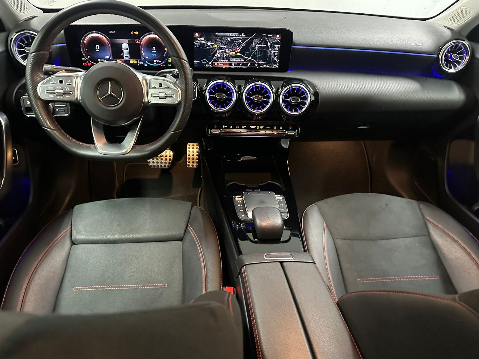 Fahrzeugabbildung Mercedes-Benz A 250 e LIMOUSINE *AMG-LINE* AMBIL*LED*KEYLESS