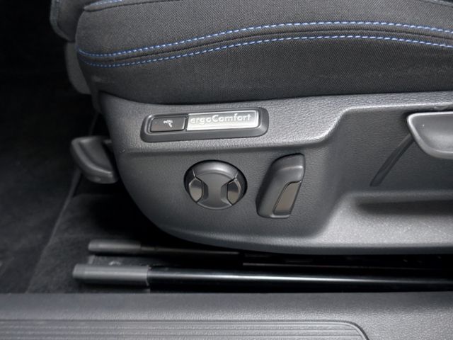 Fahrzeugabbildung Volkswagen Passat Variant GTE 1.4 TSI DSG | LED AHK RFK ACC