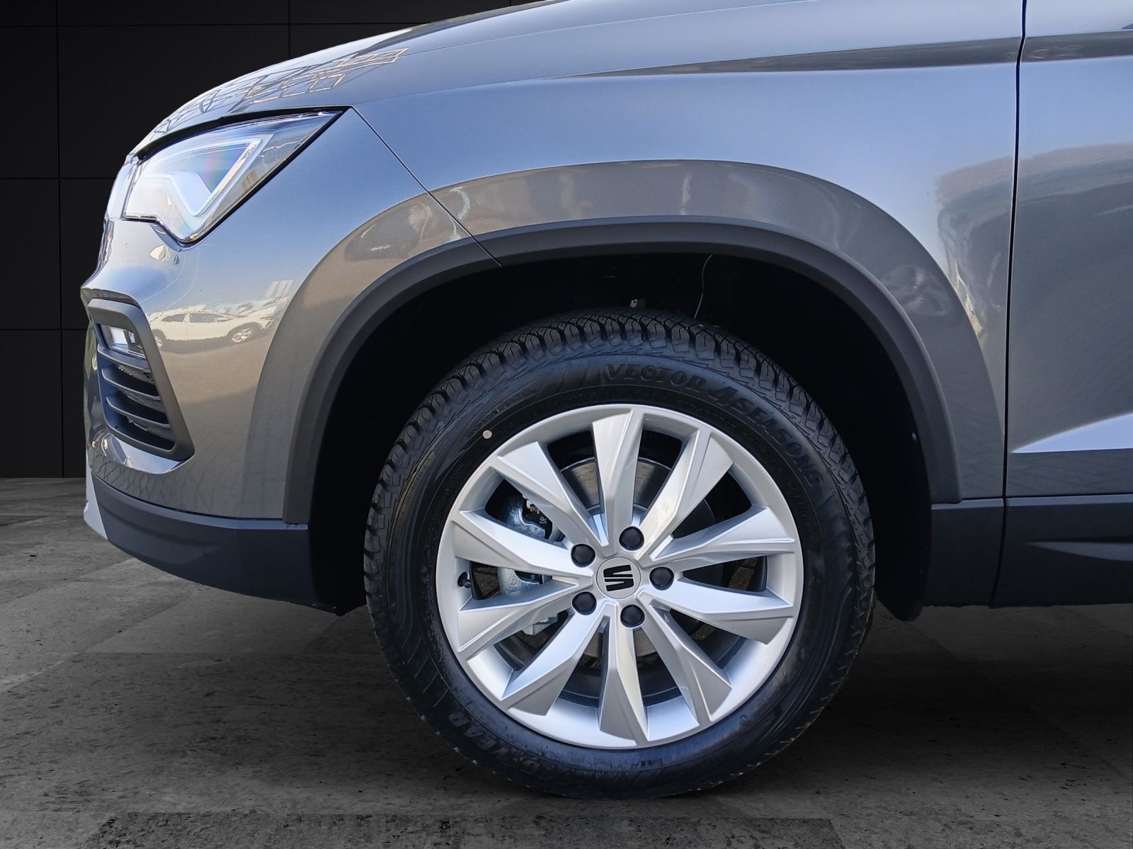 Fahrzeugabbildung SEAT Ateca Style 1.5 TSI DSG Kessy LED