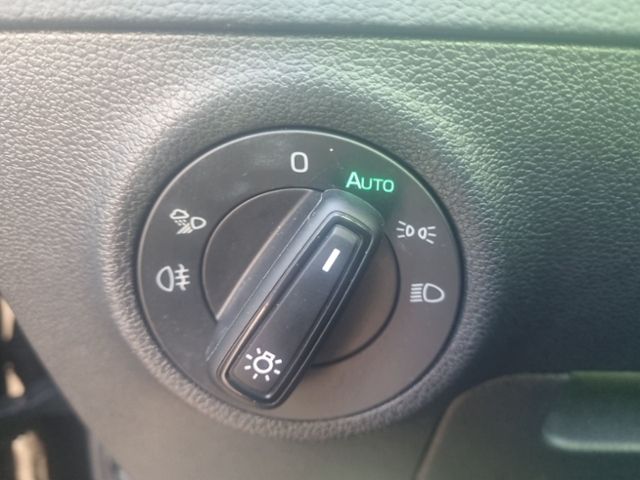 Fahrzeugabbildung SKODA Karoq 1.5 TSI Sportline NAVI AHK MATRIX-LED