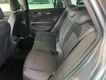 Opel Insignia - 10