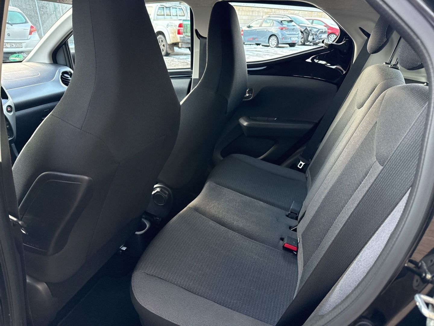 Fahrzeugabbildung Toyota Aygo X-Play Team D Apple CarPlay Android Auto Al