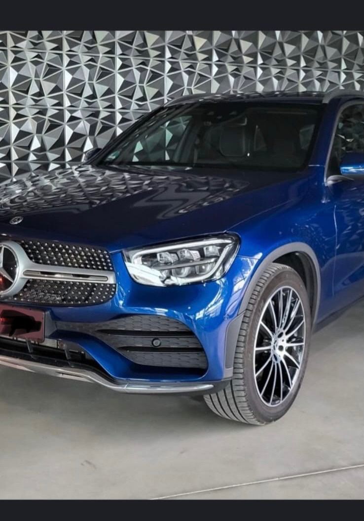MERCEDES-BENZ GLC 300 4MATIC. AMG Line. Designo. 360*