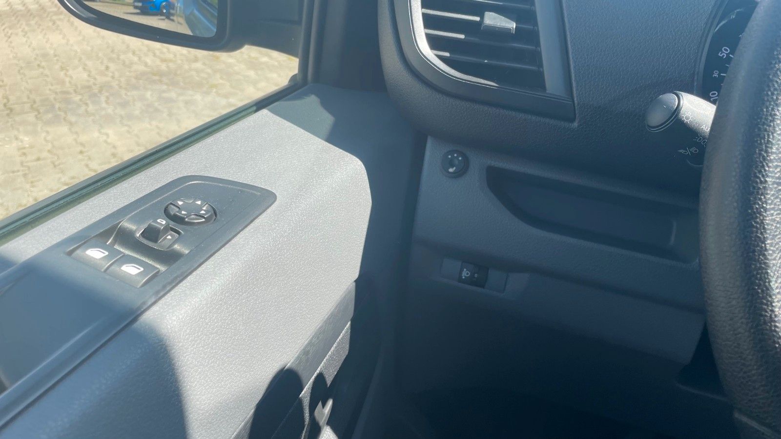 Autohaus Zimpel & Franke - Opel Vivaro/Zafira Kombi L 2.0 Diesel 106 kW (145 PS) - Bild 12 Autohaus Zimpel & Franke - Opel Vivaro/Zafira Kombi L 2.0 Diesel 106 kW (145 PS) - Bild 12