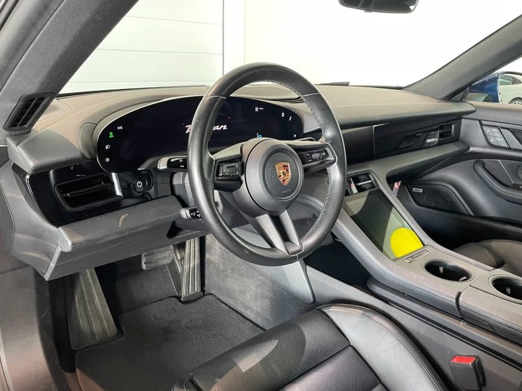 PORSCHE Taycan 2022