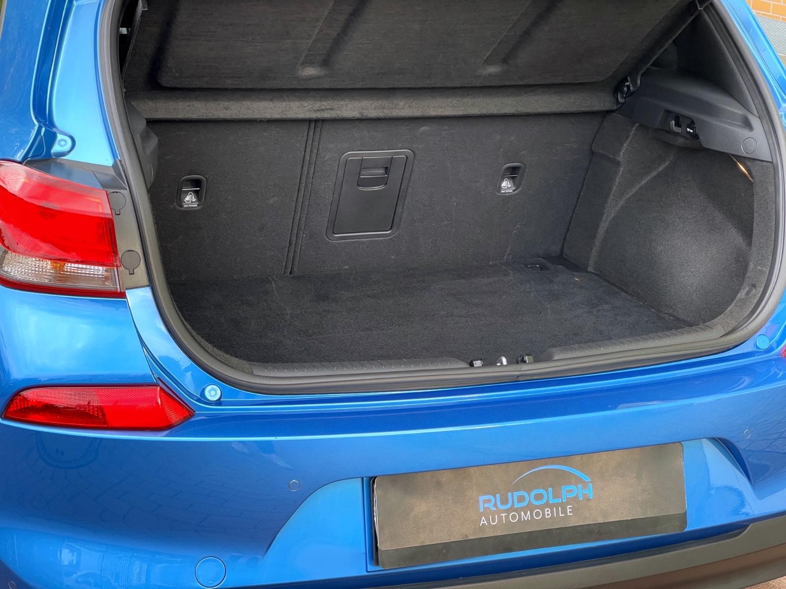 Hyundai i30 1,4 AUTOM. NAVI SITZHEIZ.SCHECKHEFT GARANTIE