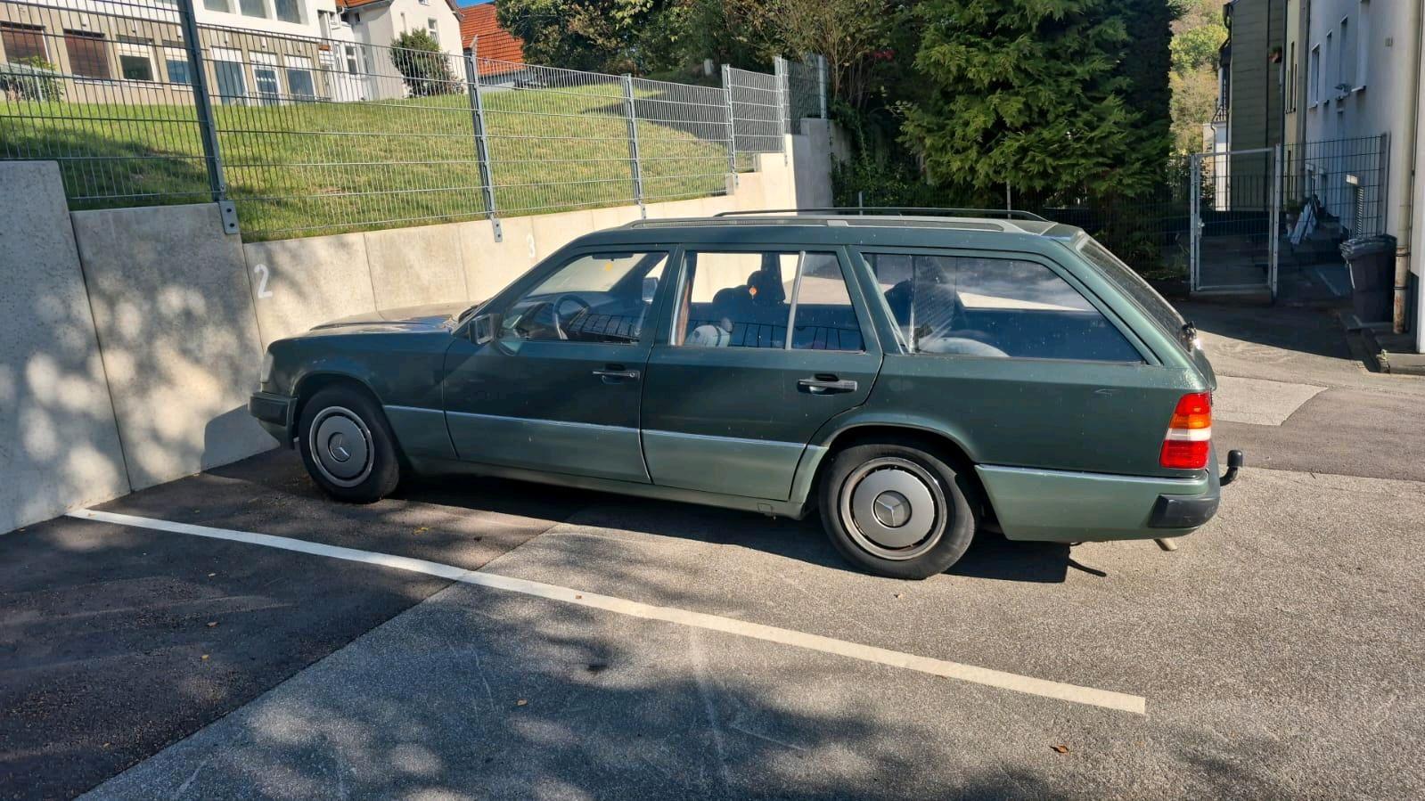 Mercedes-Benz 230