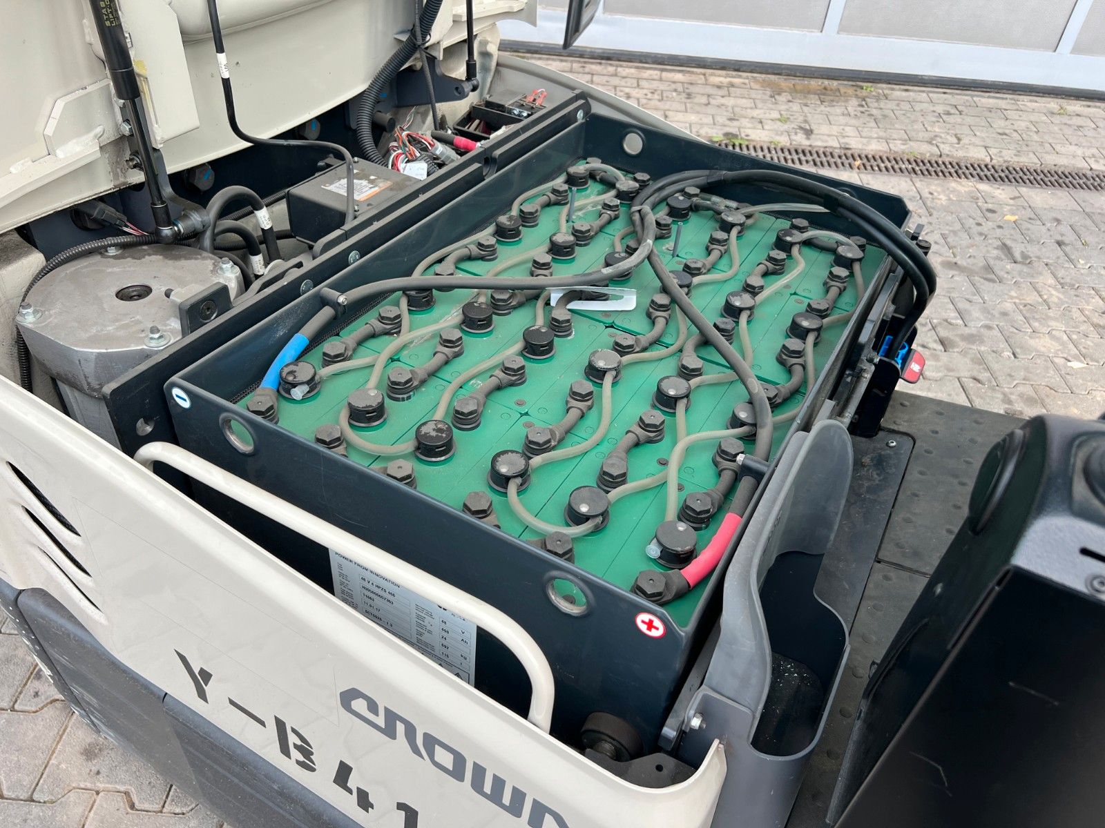 Fahrzeugabbildung Crown SCT6020-1.3 / Triplex 4,3m / 1.227h / 2017