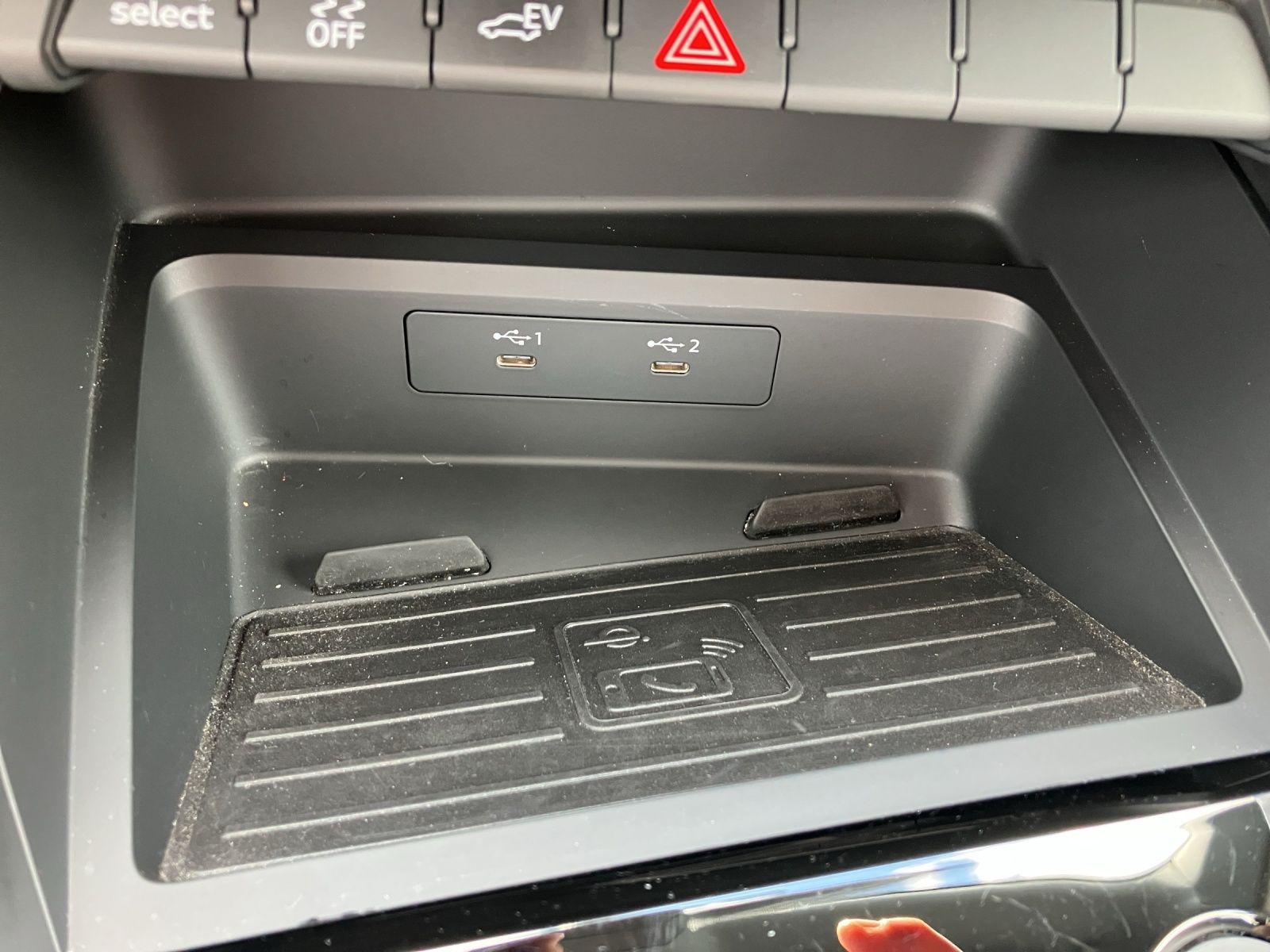 Fahrzeugabbildung Audi A3 Sportback 40 TFSI e S tronic LED DAB EPH SH N