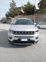 Jeep Compass 1.3 Turbo T4 PHEV 4xe First Edition - Jeep Compass First-Edition mit Hybrid-Antrieb (Benzin/Elektro)
