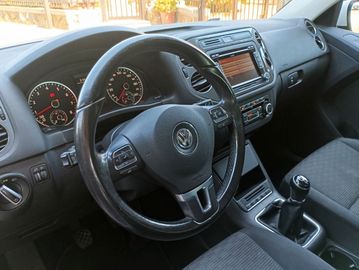 Volkswagen Tiguan - 11