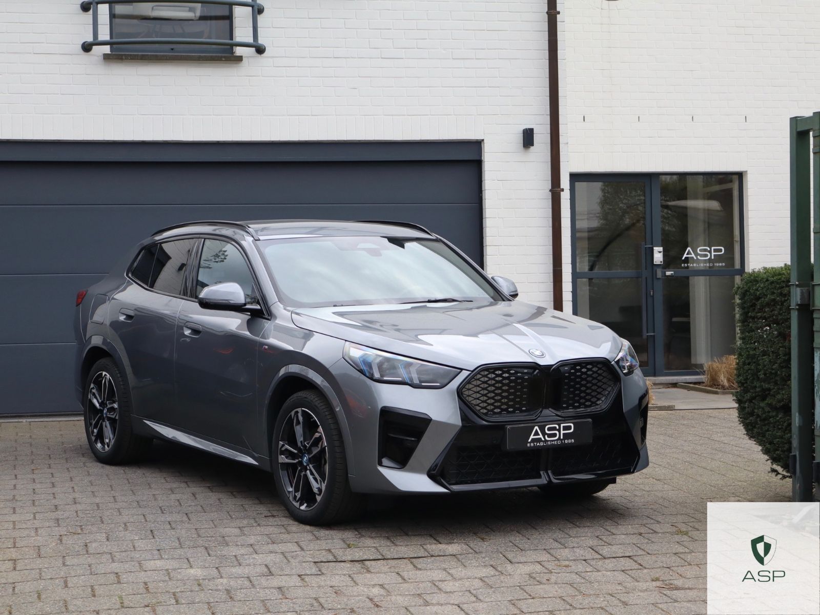 BMW iX2 20 eDrive M Sport | 1 owner | VAT ref imagem 2