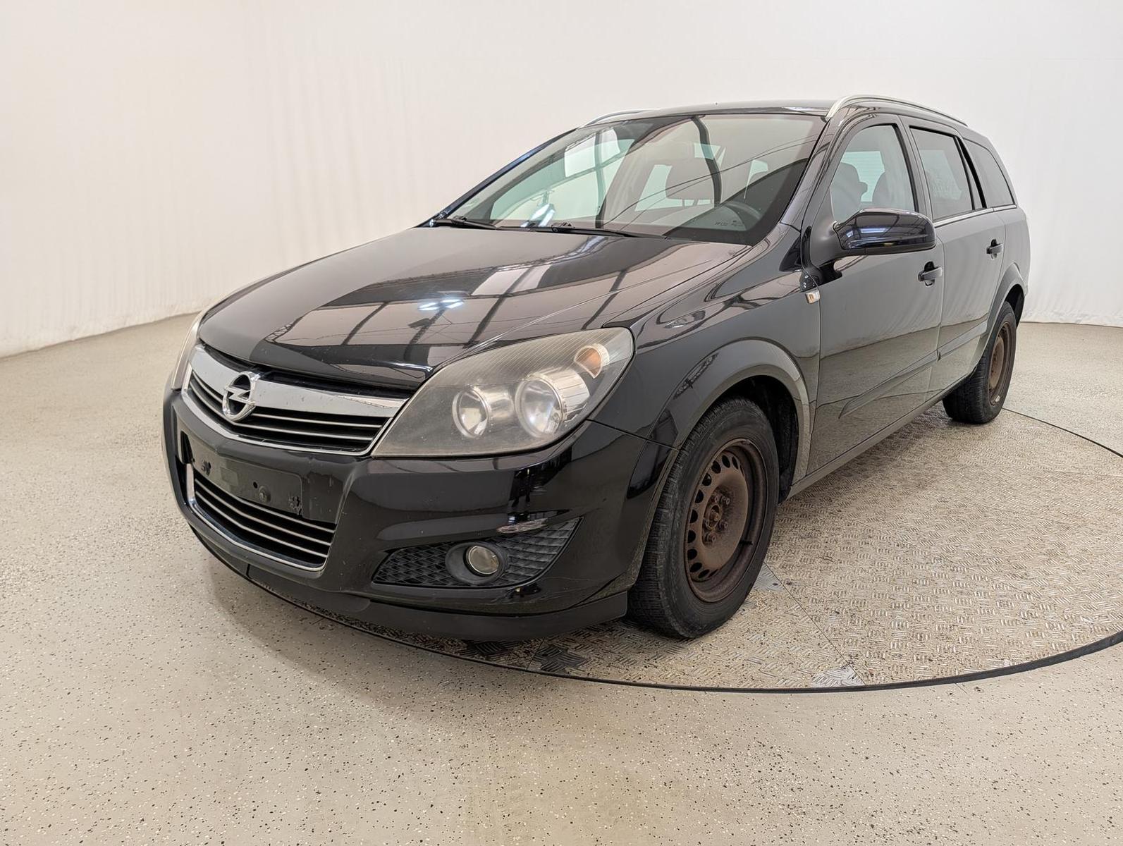 Opel Astra 2007 — вигляд ззаду