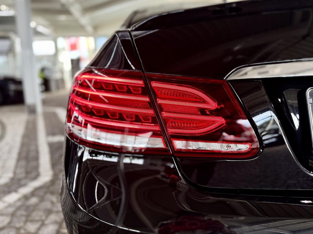 Mercedes-Benz E 320