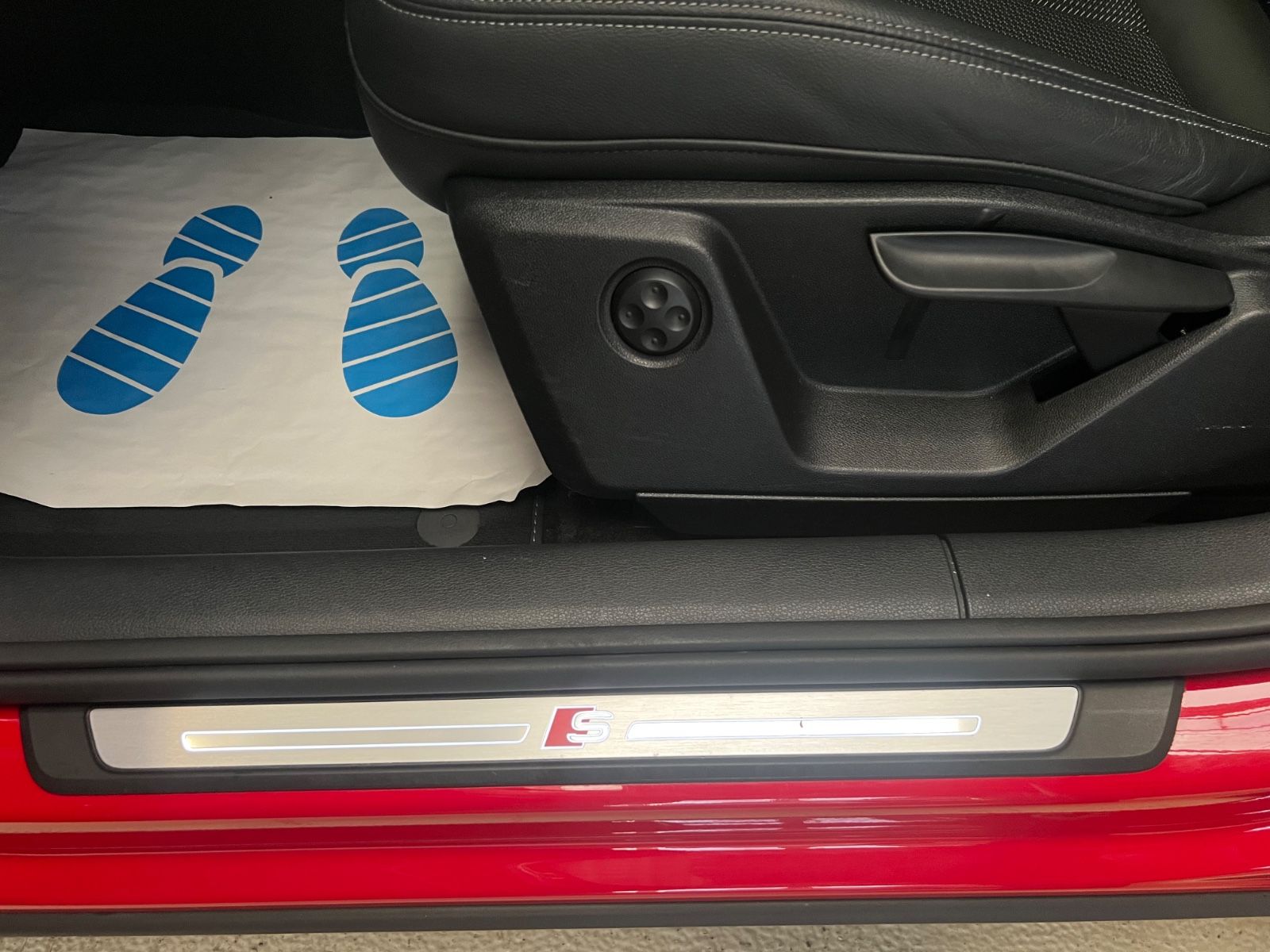 Fahrzeugabbildung Audi Q2 35 TDI quattro S line *PANORAMADACH*