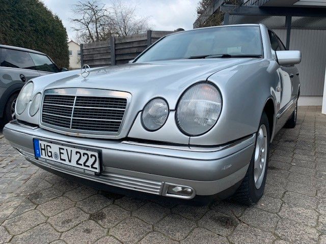 Mercedes-Benz Elegance, 5-Gang Autom, Klima, Leder, E-Sitz