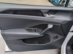 VW Tiguan 1.5 eTSI Life /Pano/LenkradHeiz./ACC/HuD