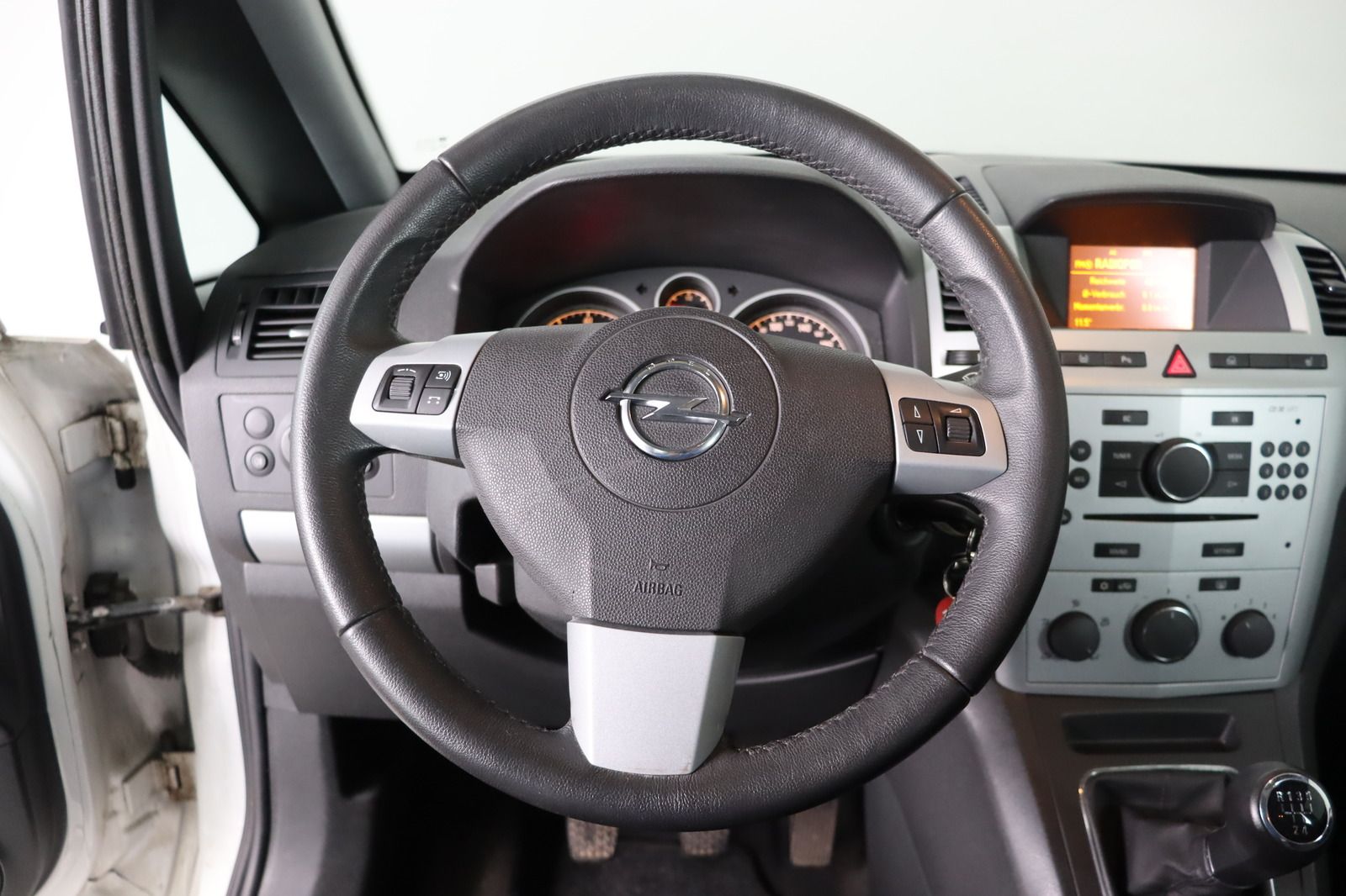 Fahrzeugabbildung Opel Zafira 1.8 * 7-Sitzer * PDC * 8-fach