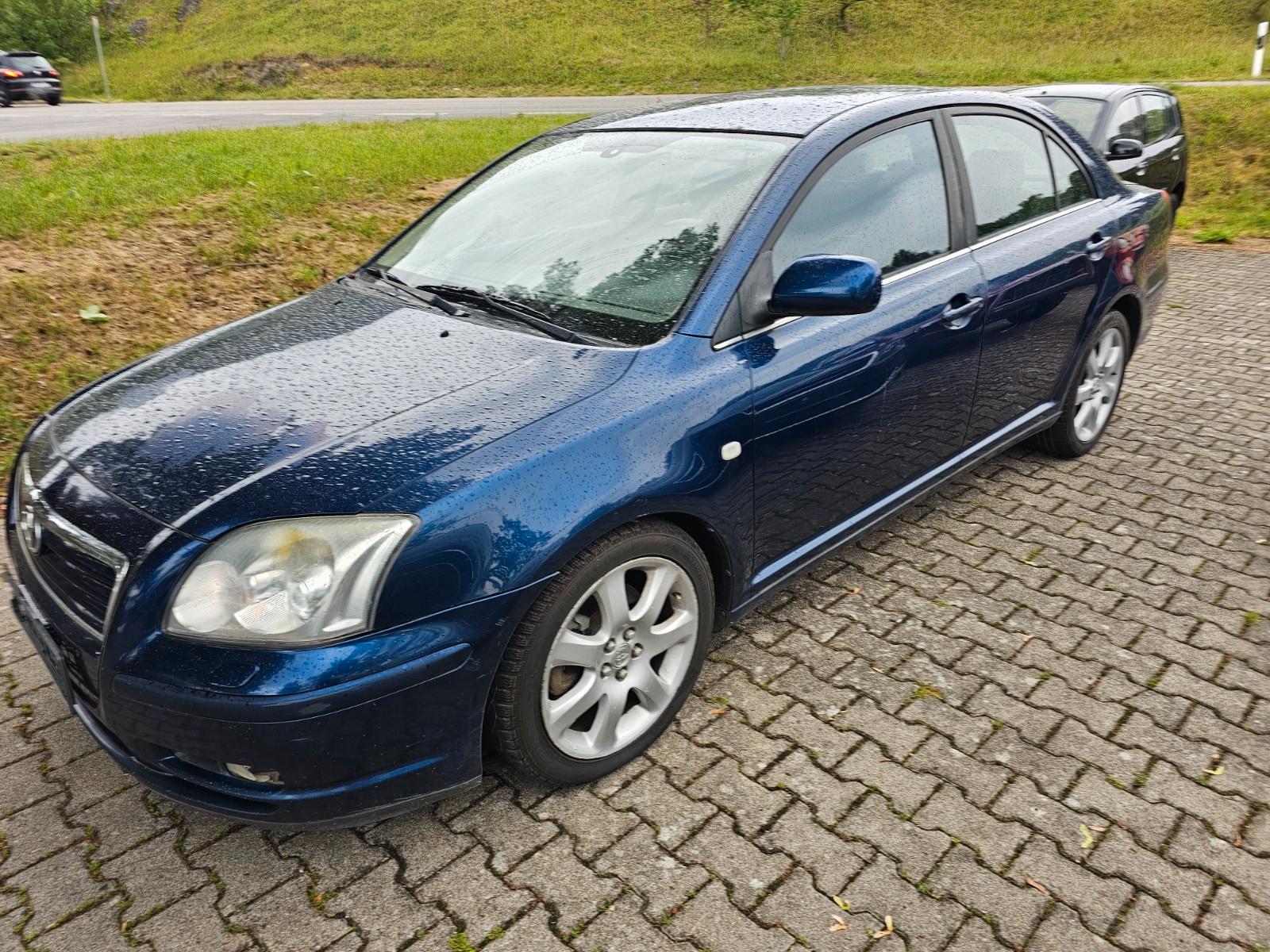 Toyota Avensis  2,0-l-VVT-i Xenon Leder Alu