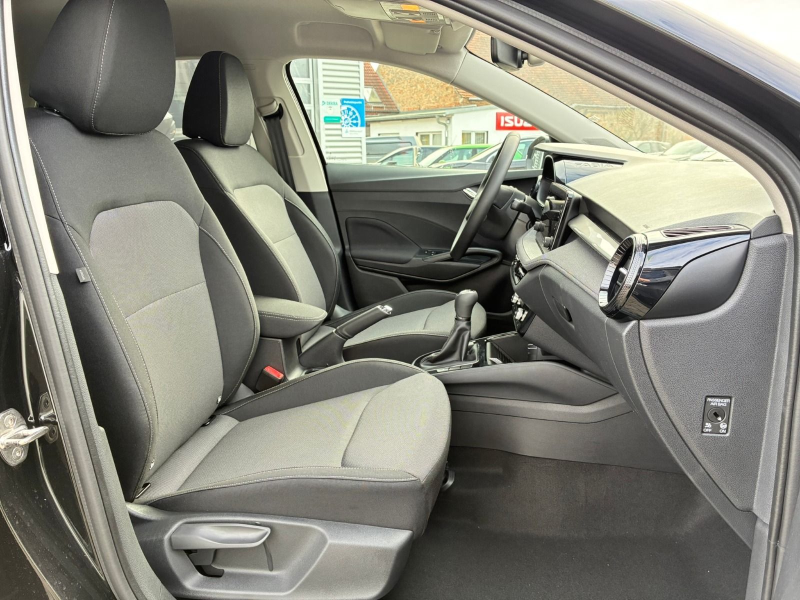 Fahrzeugabbildung SKODA Fabia Selection 95PS 5-Gang*RFK*LED*BehLenkrad*S