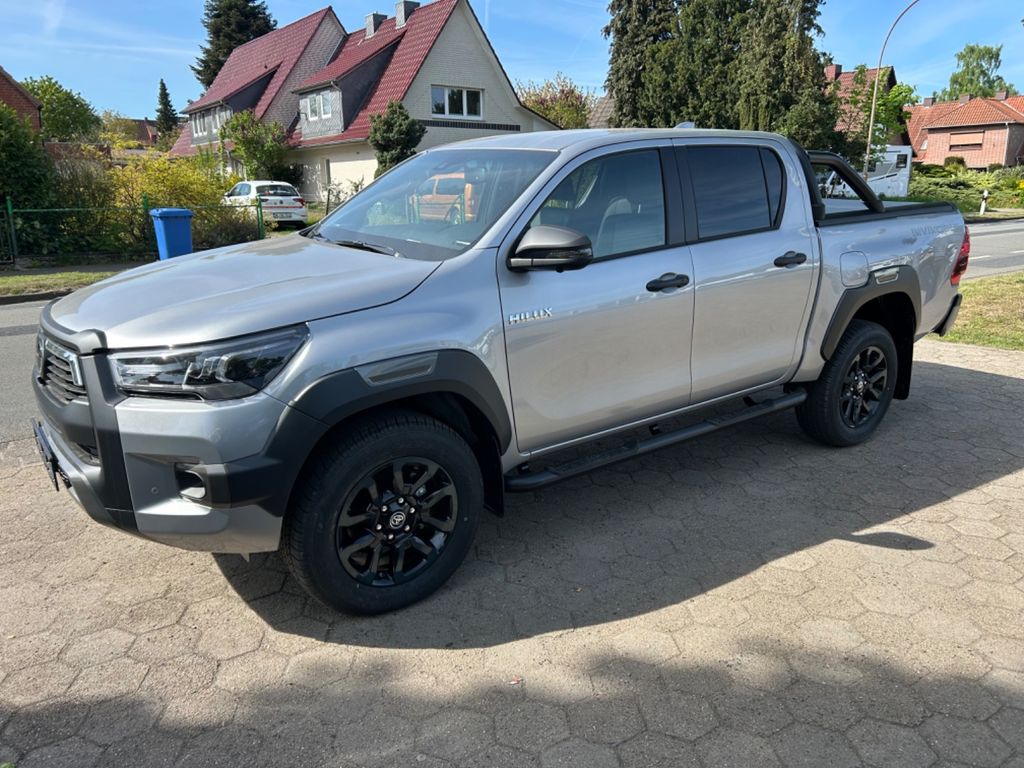 Toyota Hilux 2.8 Invincible Double Cab*Bügel+Rollo+360°