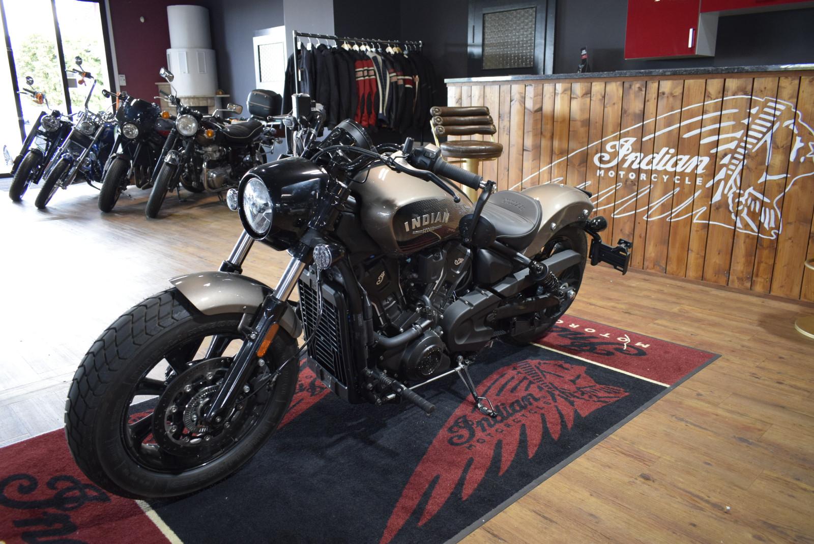 Indian Scout Bobber Limited Tech Elpatron Exhaust Blink