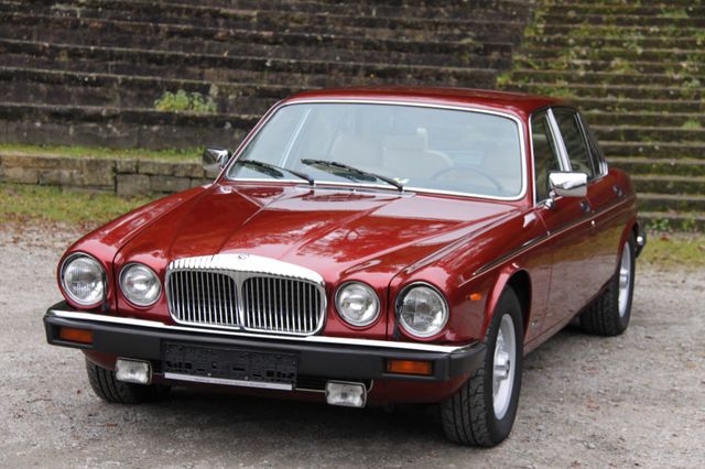 Jaguar Daimler Double Six Serie 3 mit 2 Jahren Garantie