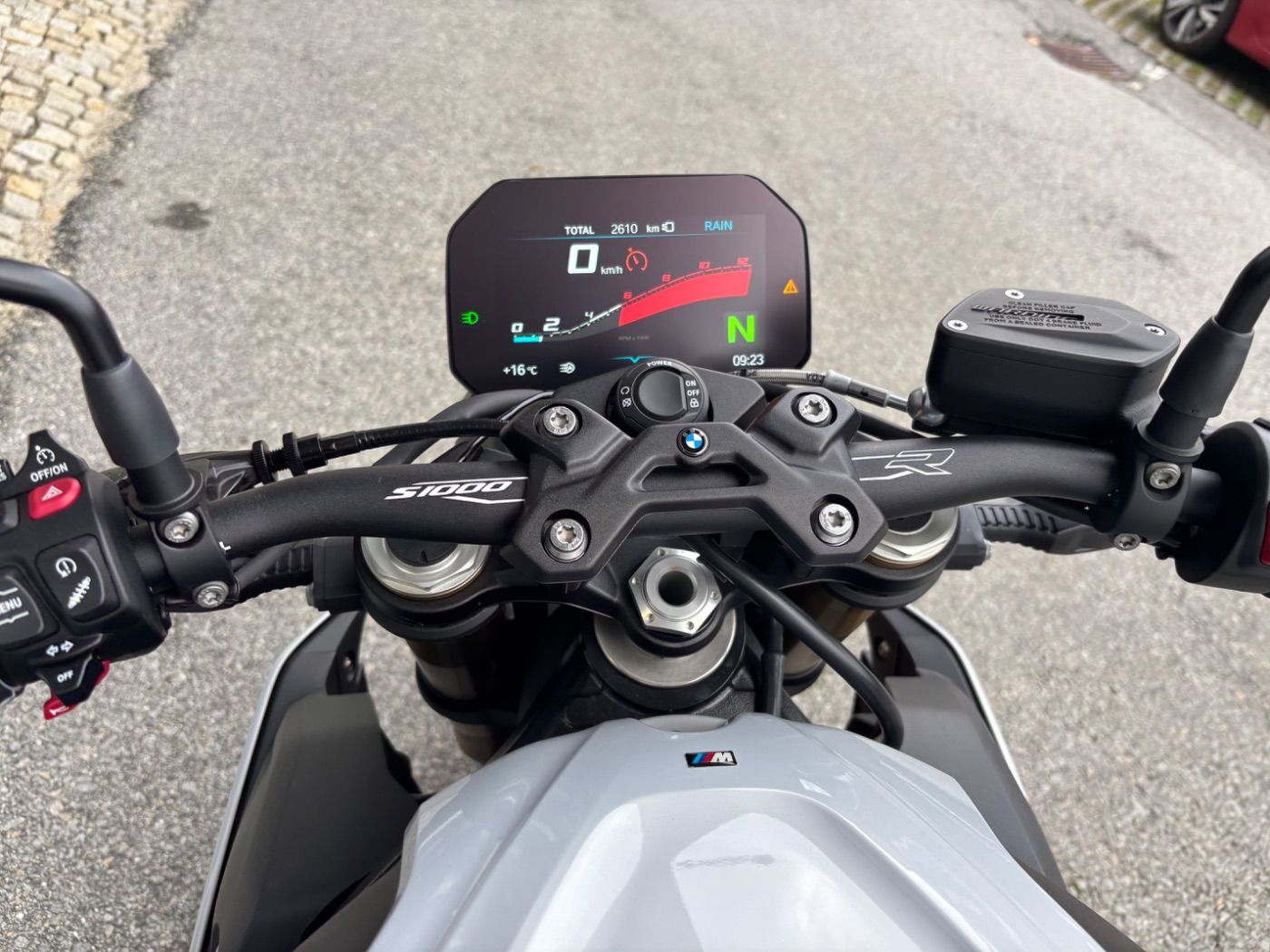 Fahrzeugabbildung BMW S 1000 R