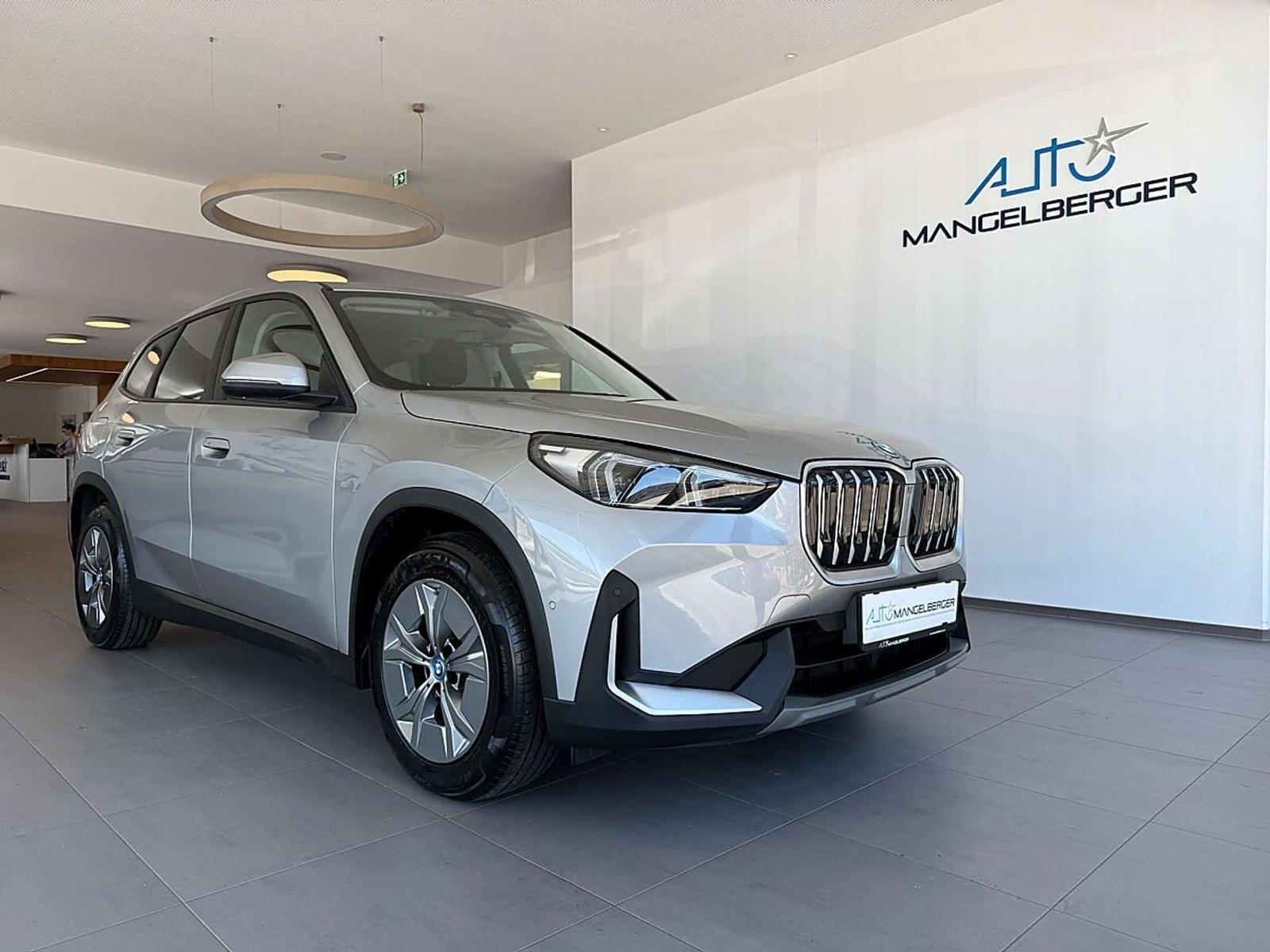 BMW iX1