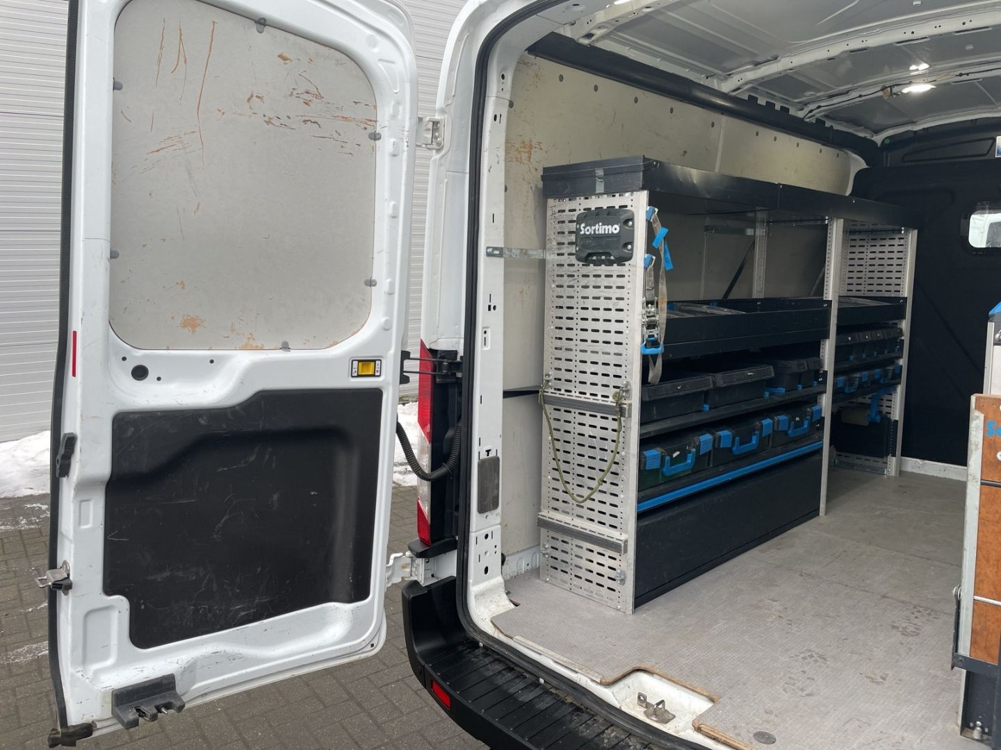 Fahrzeugabbildung Ford Transit Kasten 350 L2 Trend AHK DAB SORTIMO Spur
