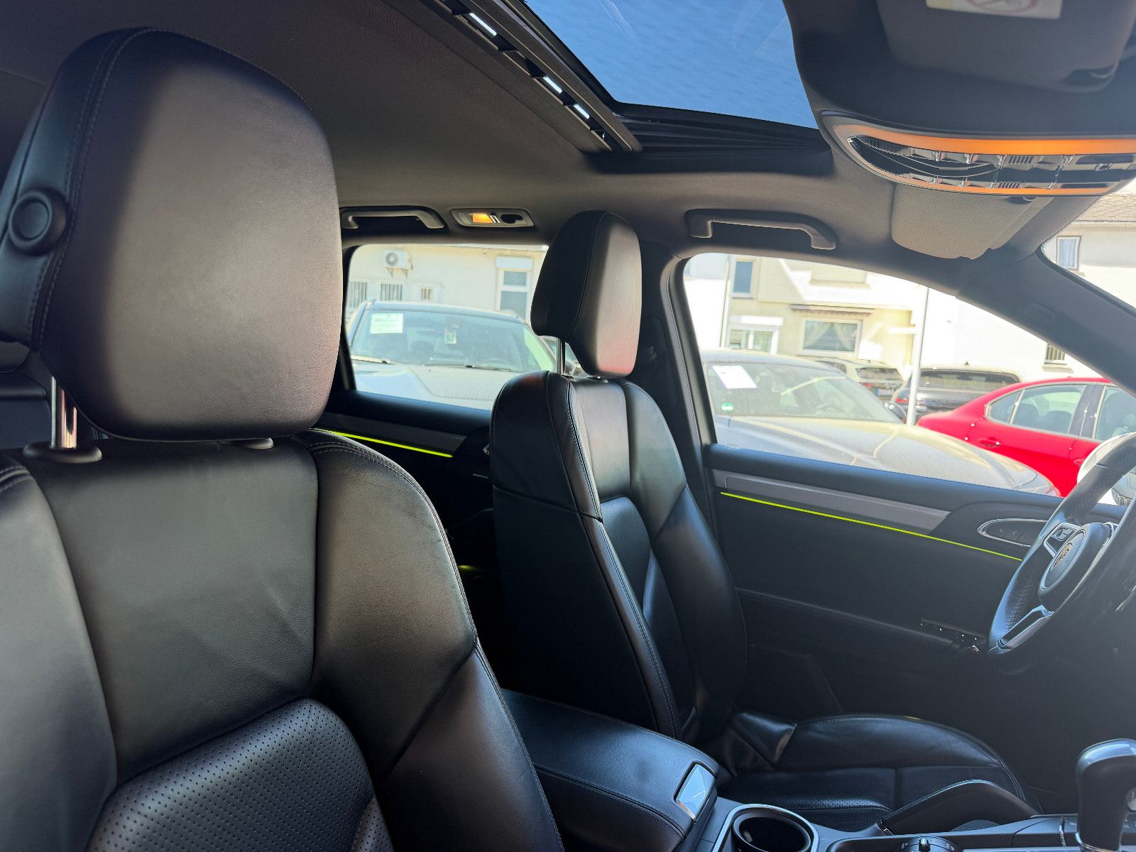 Fahrzeugabbildung Porsche Cayenne /LED/S-DACH/21"ALU/NAVI/LEDER/KAMERA