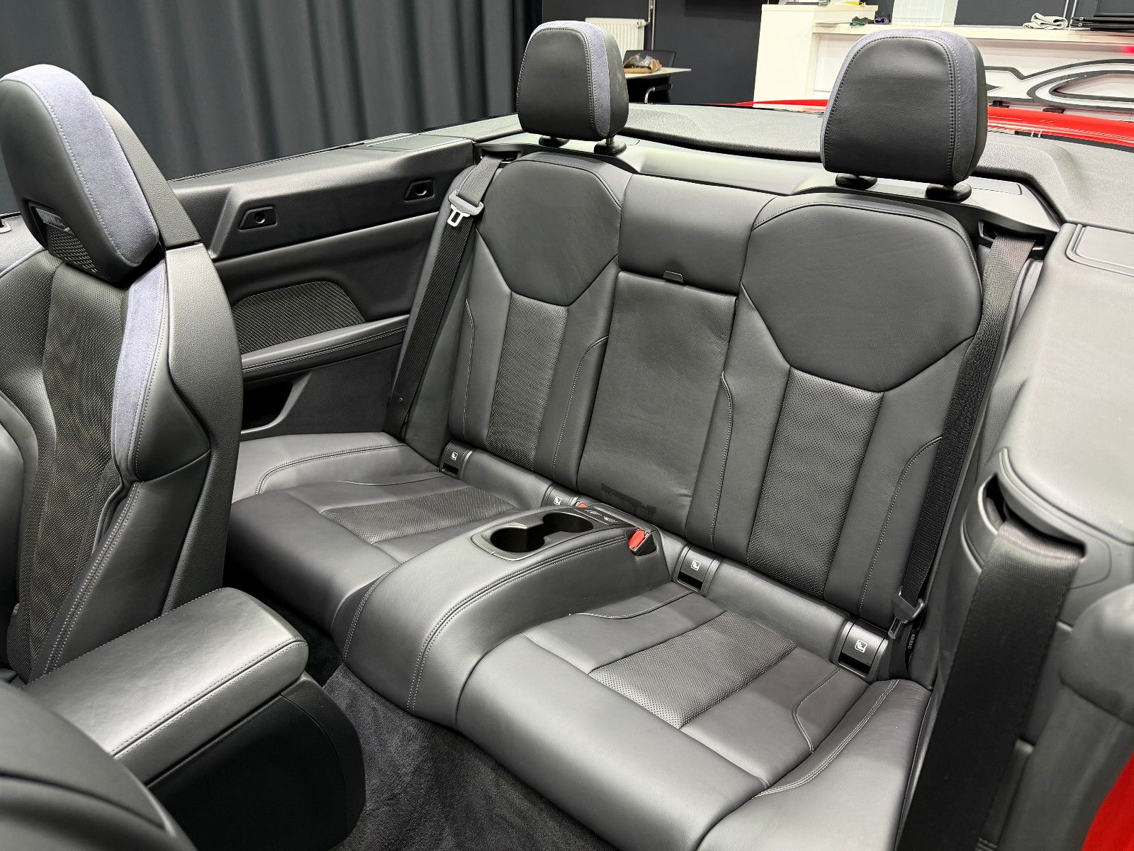 Fahrzeugabbildung BMW M4 Cabrio xDrive Competition|LASER|CARBON|HEAD-U