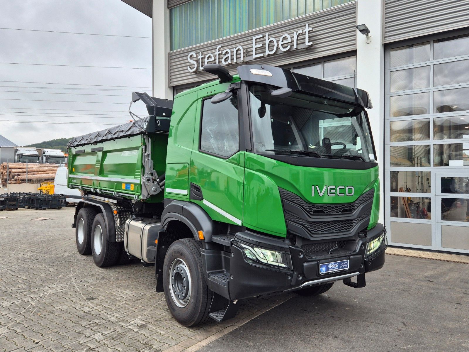 Fahrzeugabbildung Iveco AT300X54Z HR OFF Bordmatik AHK Intarder