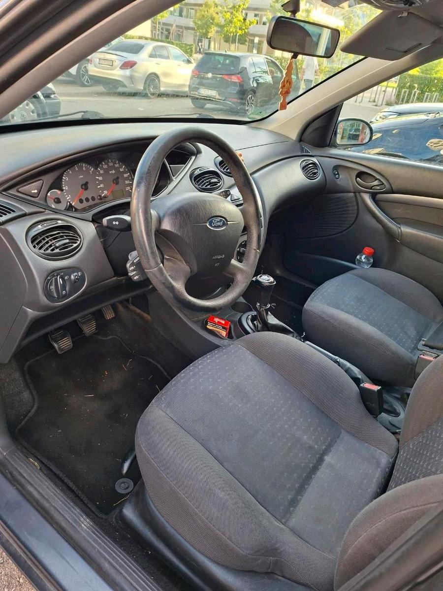 Ford Focus 2004 — photo 8